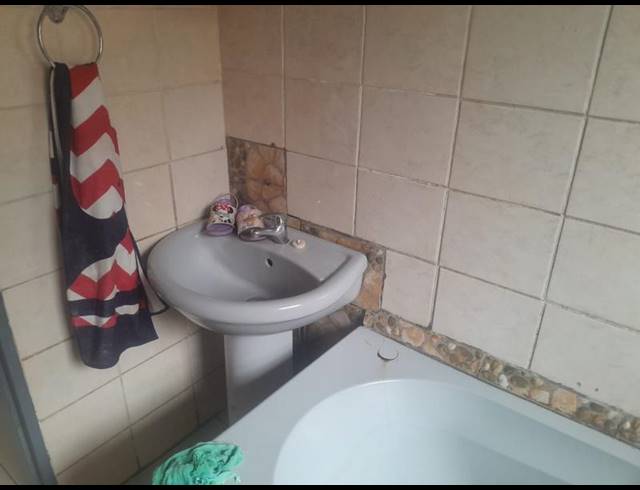 3 BEDROOM HOUSE FOR SALE IN LENASIA SOUTH EXT 4